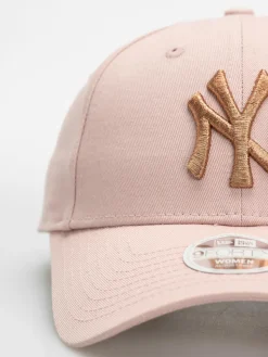 New Era Cap Metallic Logo 9Forty New York Yankees Wmn