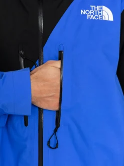 The North Face X Yinka Ilori 2L Rainshell Jacke